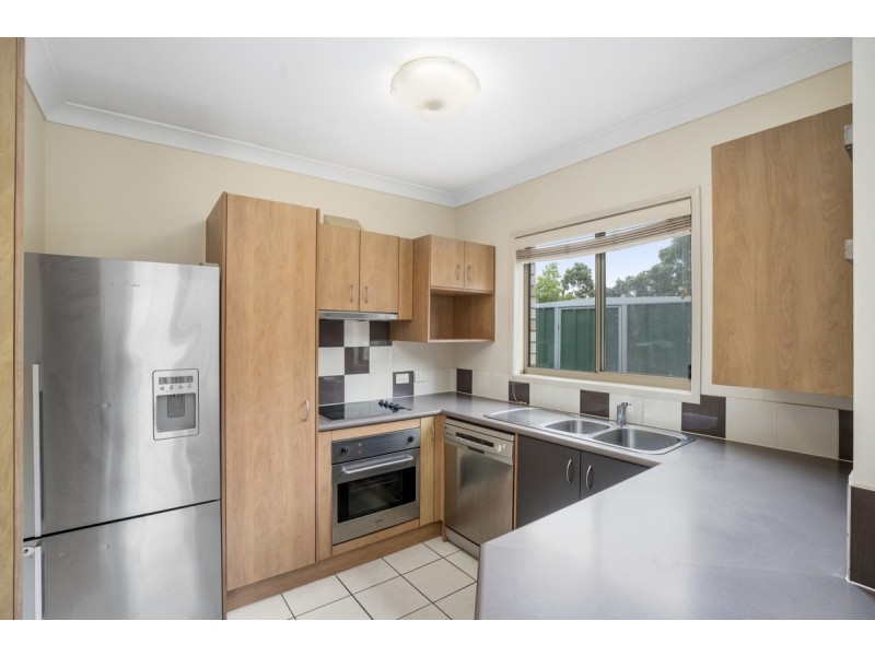 2/17 Hellman Street, Molendinar QLD 4214
