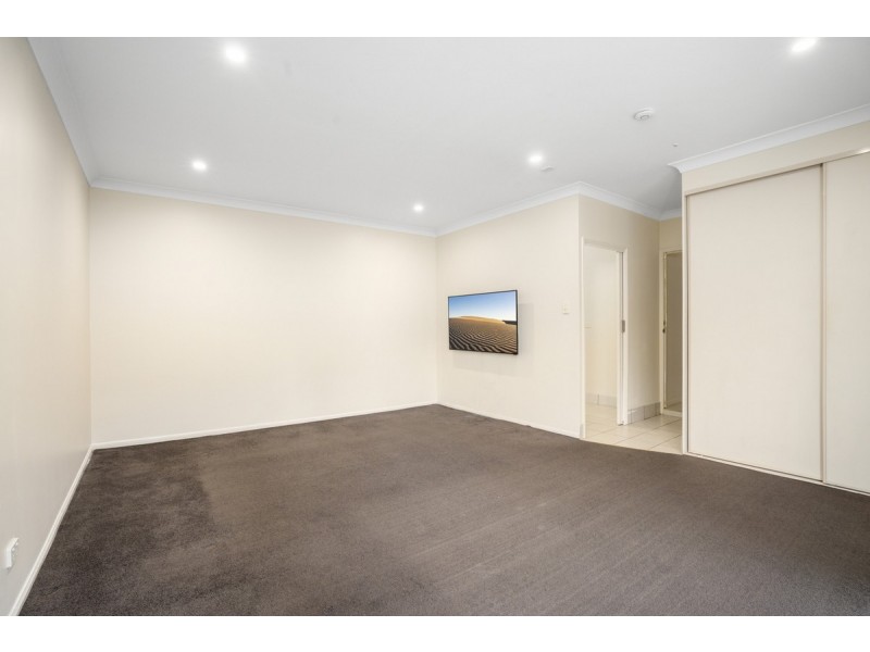 2/17 Hellman Street, Molendinar QLD 4214