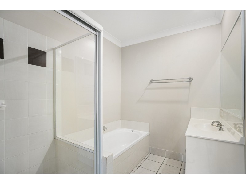 2/17 Hellman Street, Molendinar QLD 4214