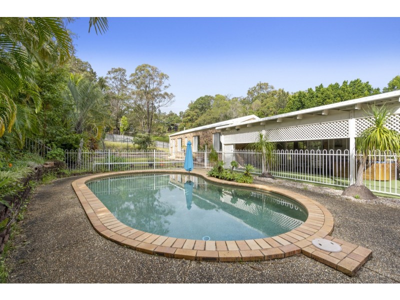 34 Winderadeen Drive, Highland Park QLD 4211
