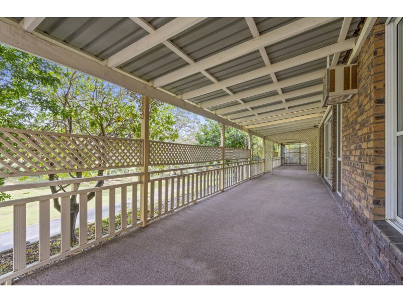 34 Winderadeen Drive, Highland Park QLD 4211