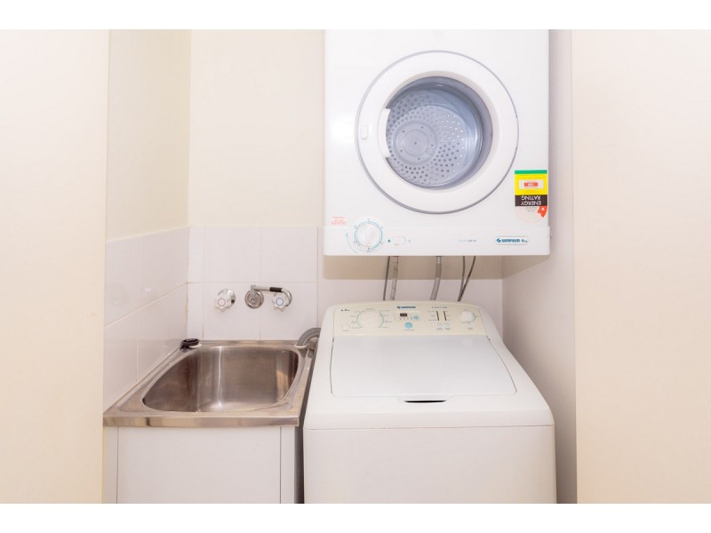 22/10-16 Genoa Street, Surfers Paradise QLD 4217