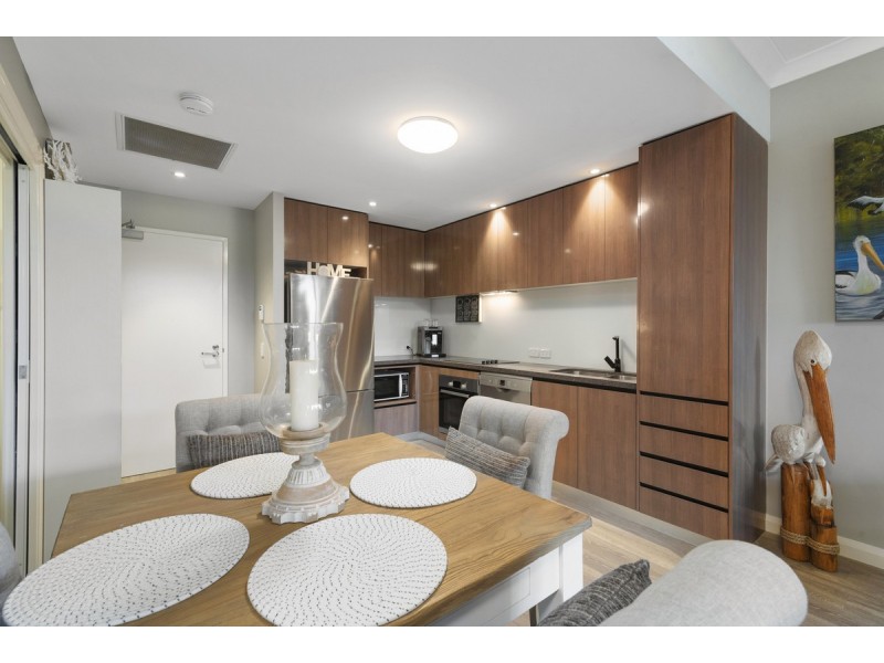 5207 Harbourview Drive, Hope Island QLD 4212