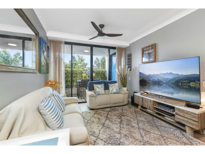5207 Harbourview Drive, Hope Island QLD 4212
