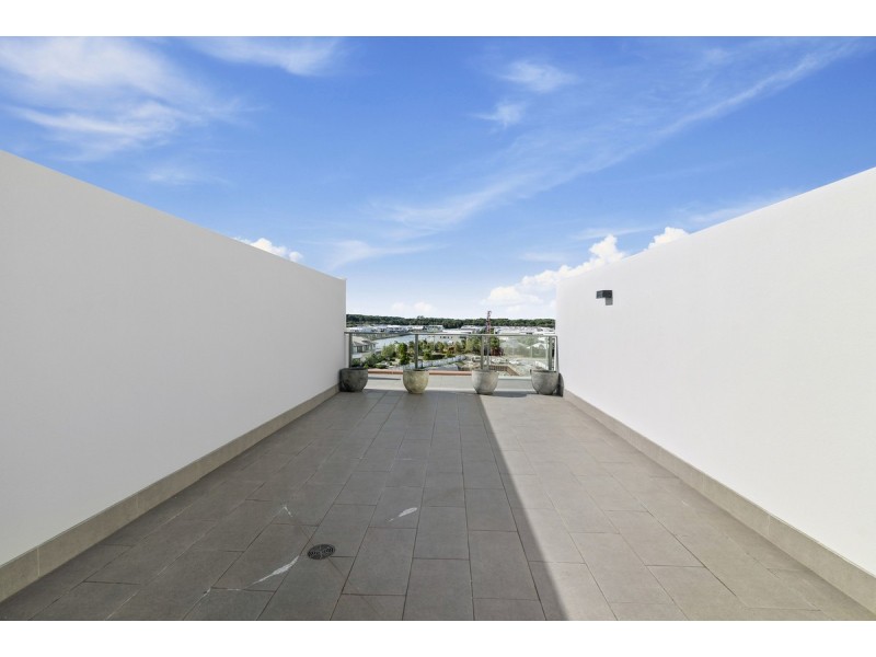 5207 Harbourview Drive, Hope Island QLD 4212