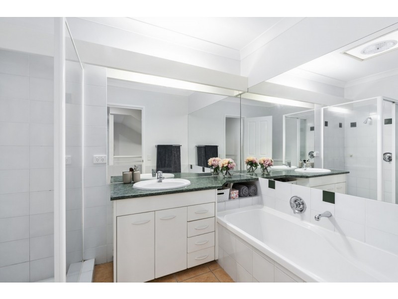 233/125 Hansford Road, Coombabah QLD 4216