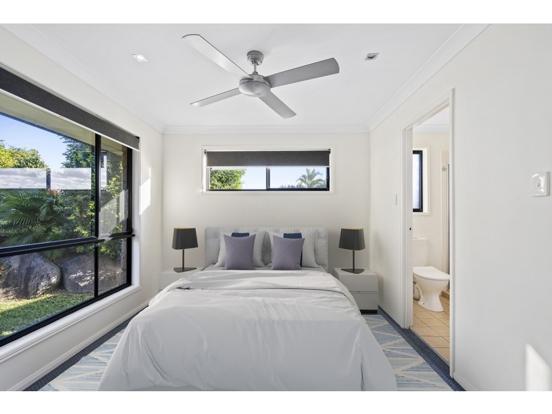 77 Paddington Drive, Carrara QLD 4211