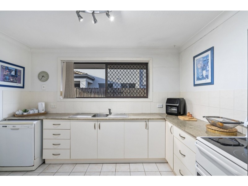 1/5 Logan Avenue, Miami QLD 4220