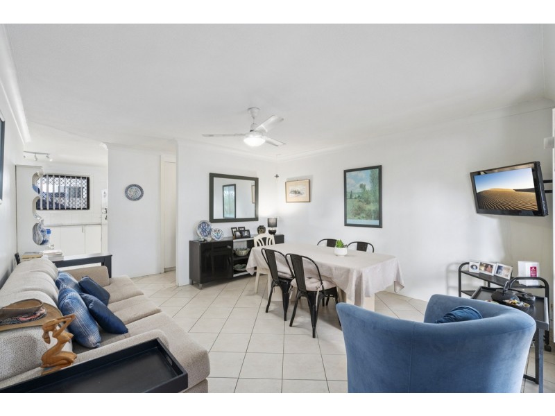 1/5 Logan Avenue, Miami QLD 4220