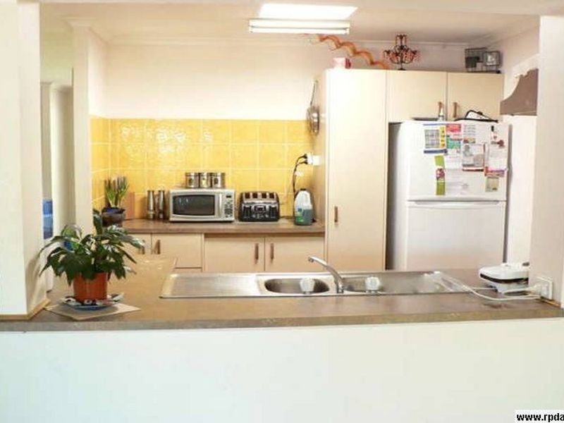 10 Canterbury Chase, Ashmore QLD 4214