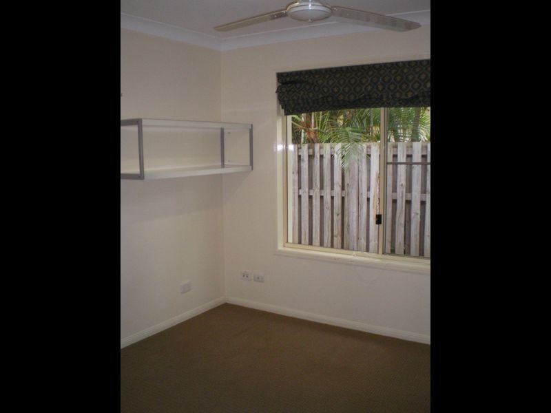 10 Midpark Court, Helensvale QLD 4212