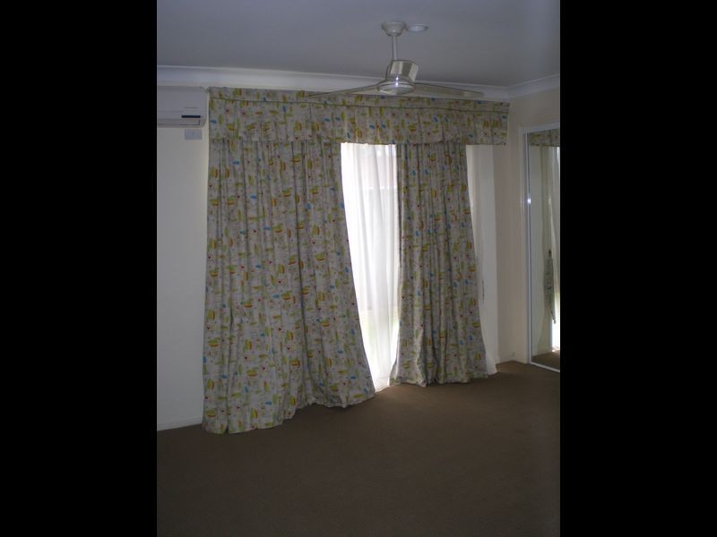 10 Midpark Court, Helensvale QLD 4212