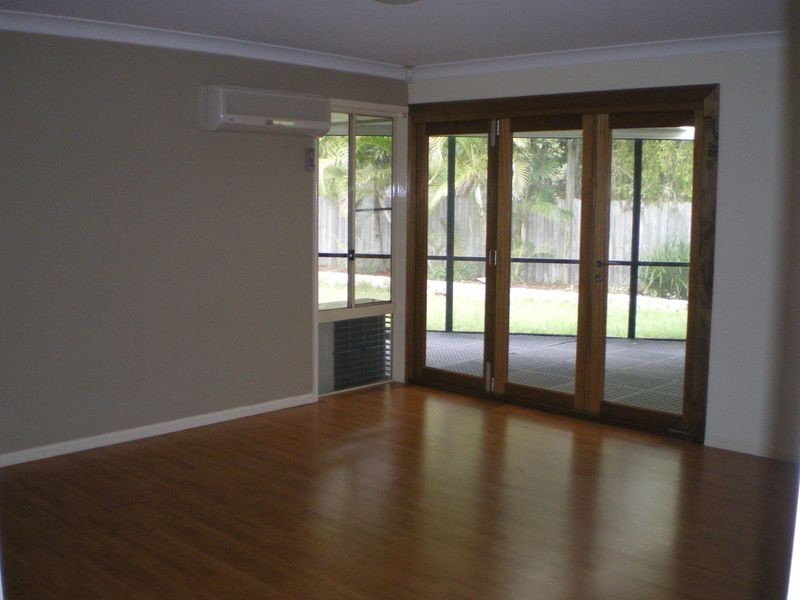 10 Midpark Court, Helensvale QLD 4212