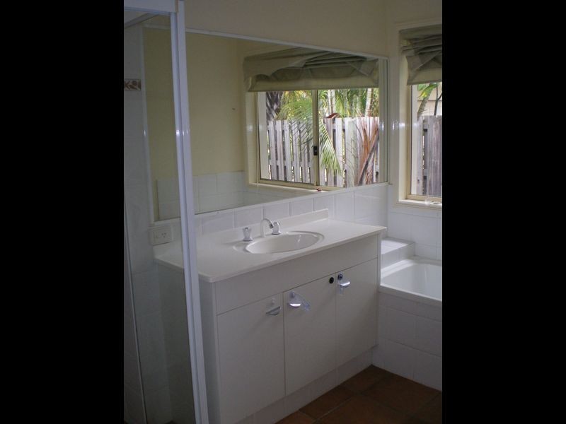10 Midpark Court, Helensvale QLD 4212