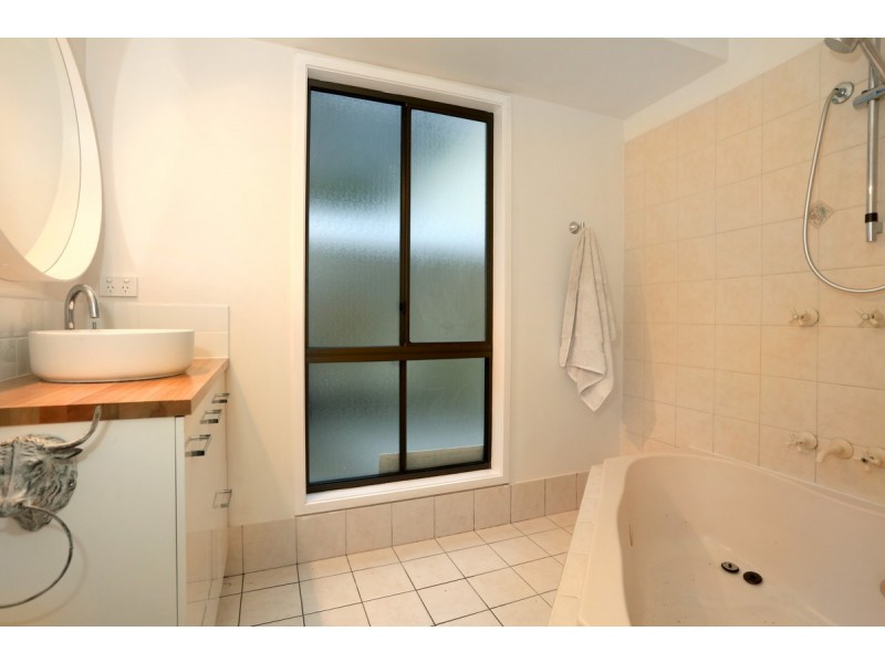 132A Narrowleaf Road, Advancetown QLD 4211