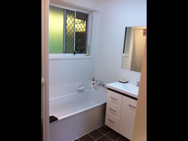 17 Cambridge Court, Carrara QLD 4211