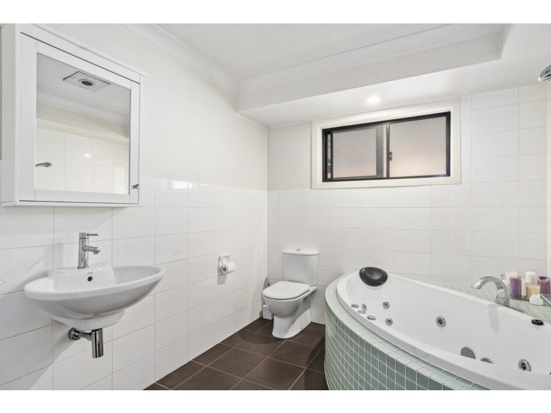 12 Chown Avenue, Currumbin Waters QLD 4223