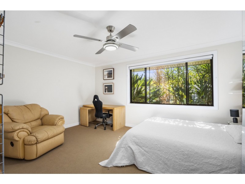 12 Chown Avenue, Currumbin Waters QLD 4223