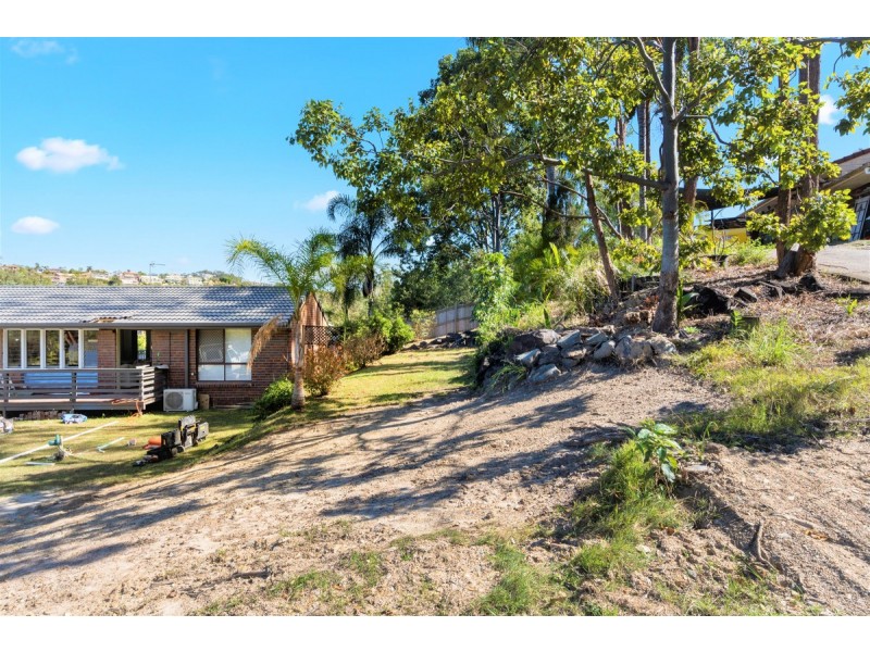 2 Beau Court, Highland Park QLD 4211