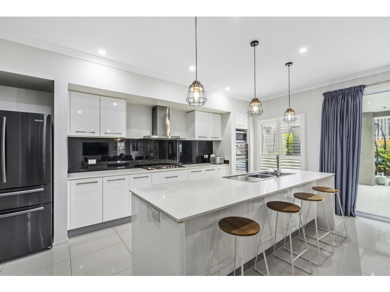 22 Willunga Street, Pacific Pines QLD 4211