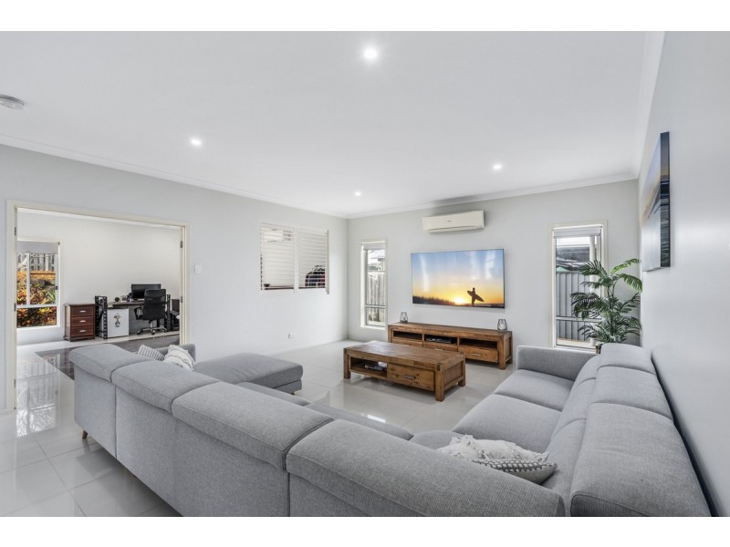 22 Willunga Street, Pacific Pines QLD 4211
