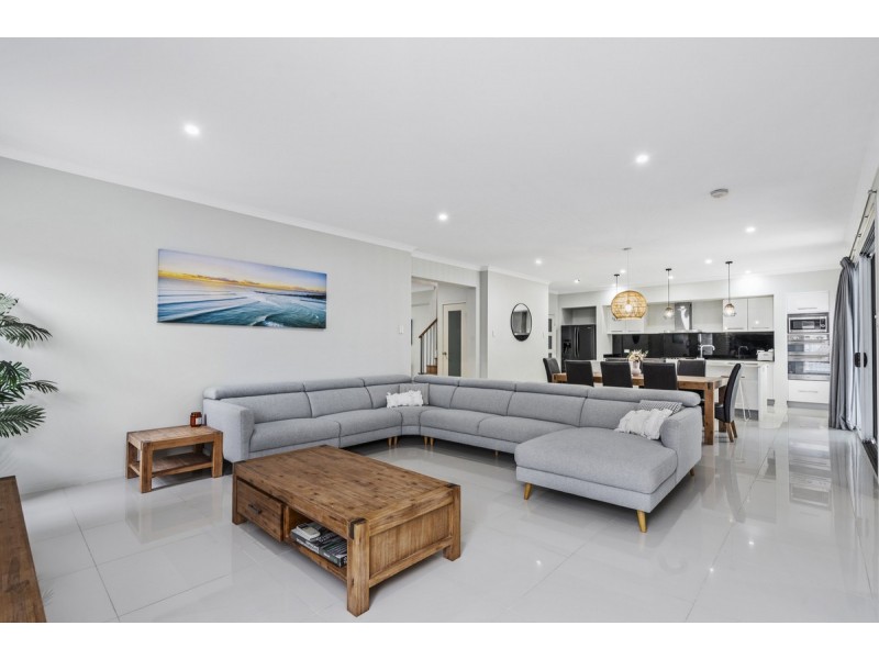 22 Willunga Street, Pacific Pines QLD 4211