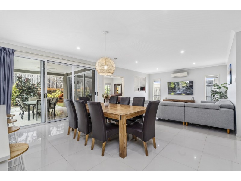 22 Willunga Street, Pacific Pines QLD 4211