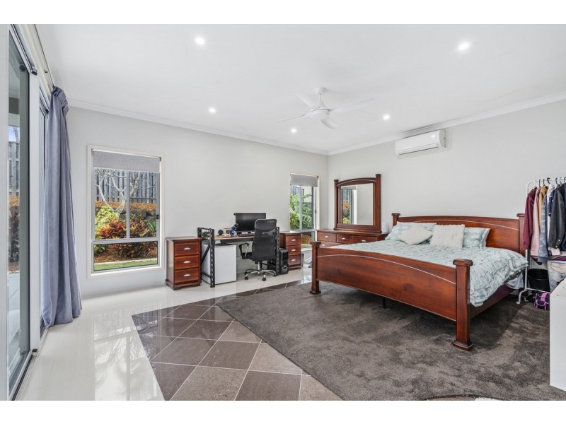 22 Willunga Street, Pacific Pines QLD 4211