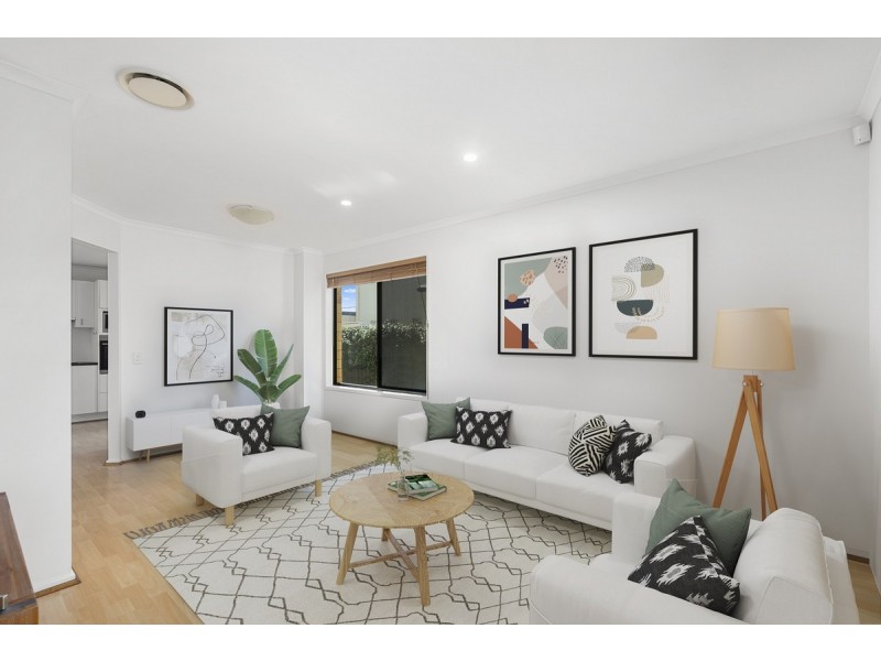 15 Tara Vista Boulevard, Highland Park QLD 4211