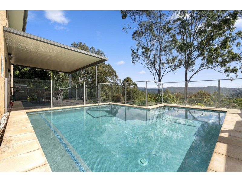 15 Tara Vista Boulevard, Highland Park QLD 4211