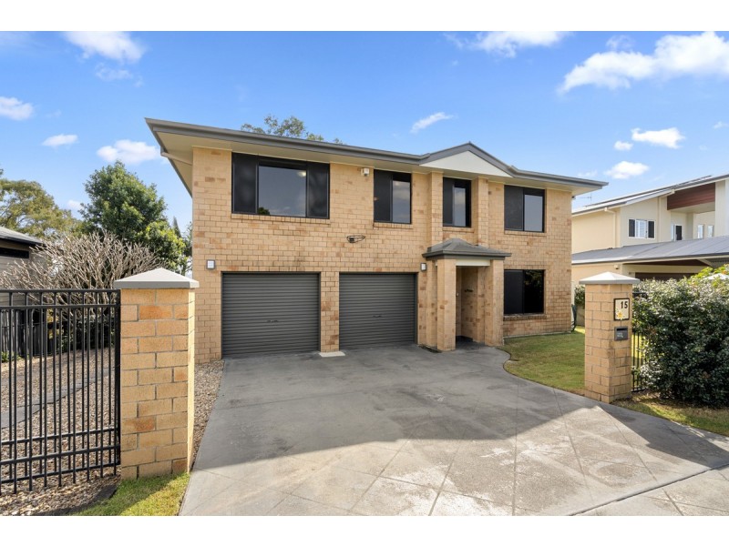 15 Tara Vista Boulevard, Highland Park QLD 4211