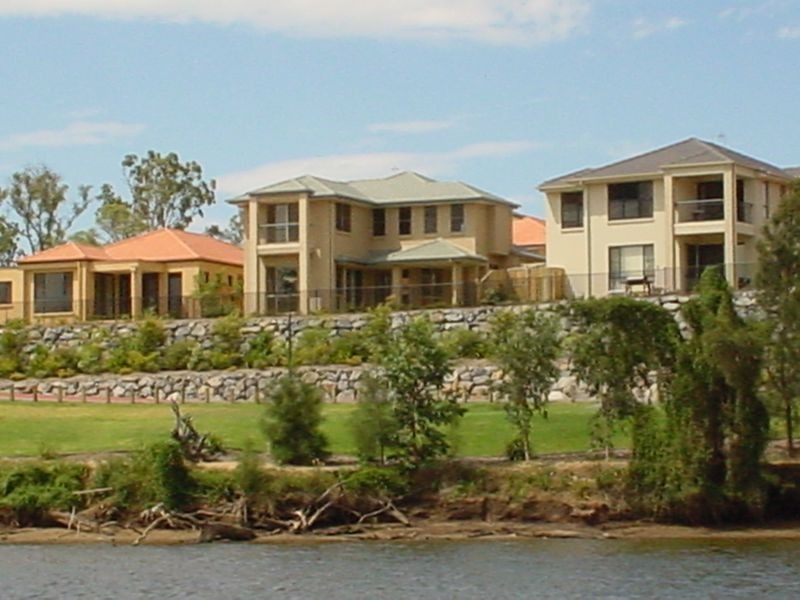 17 Riverwood Drive, Ashmore QLD 4214