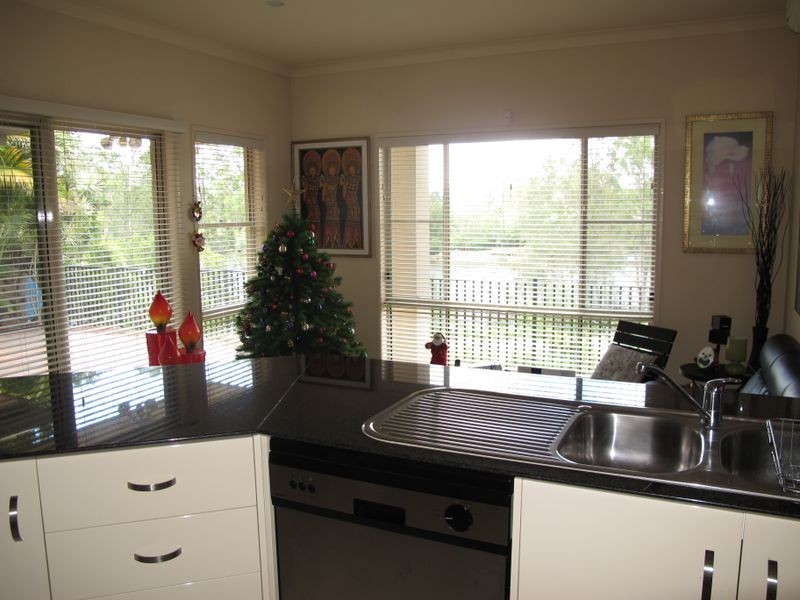 17 Riverwood Drive, Ashmore QLD 4214