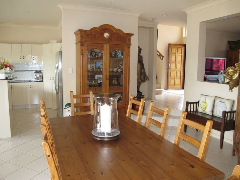 17 Riverwood Drive, Ashmore QLD 4214