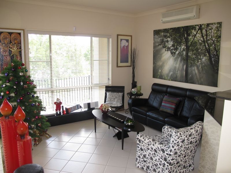 17 Riverwood Drive, Ashmore QLD 4214