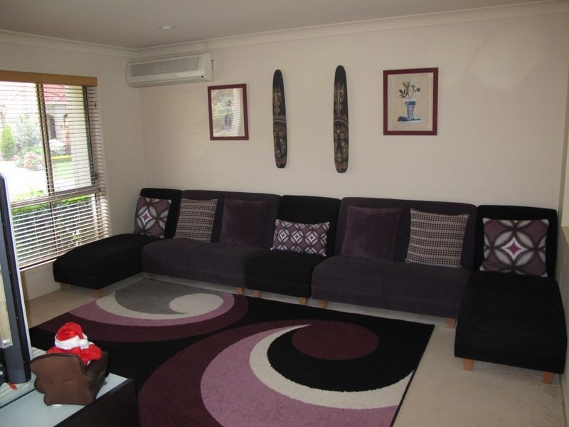 17 Riverwood Drive, Ashmore QLD 4214