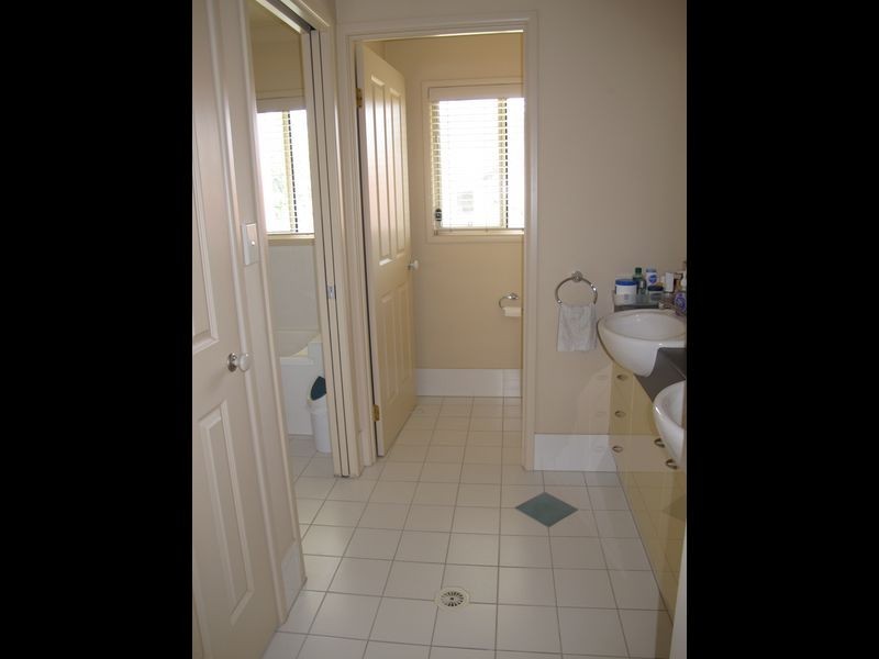 17 Riverwood Drive, Ashmore QLD 4214