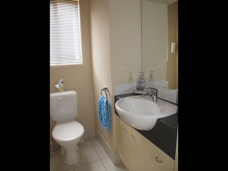 17 Riverwood Drive, Ashmore QLD 4214