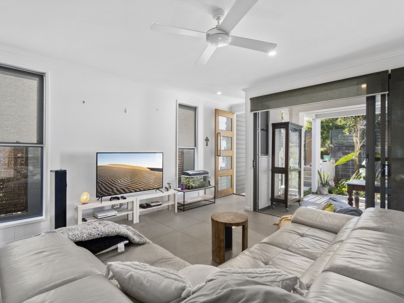 21 The Crestway, Robina QLD 4226