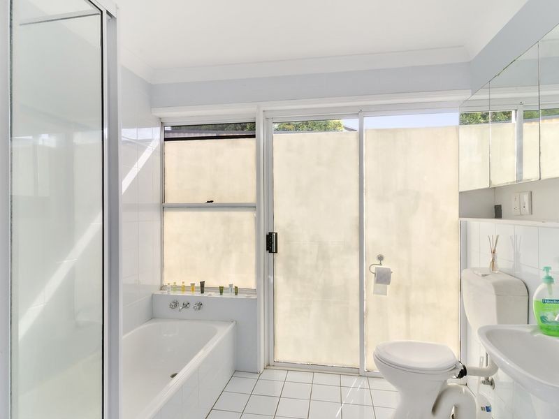 1 St Georges Court, Carrara QLD 4211