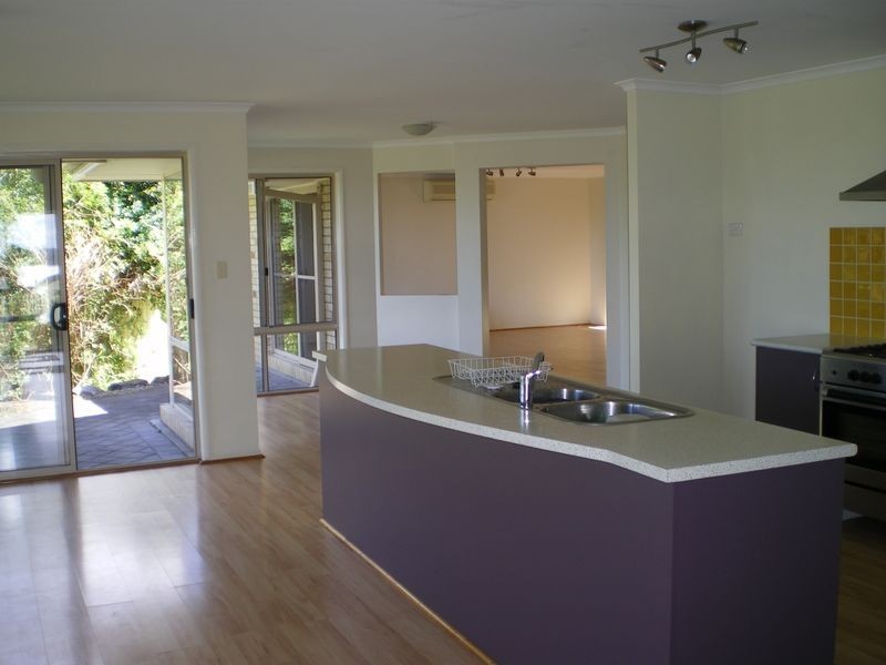 32 Tara Vista Boulevard, Highland Park QLD 4211