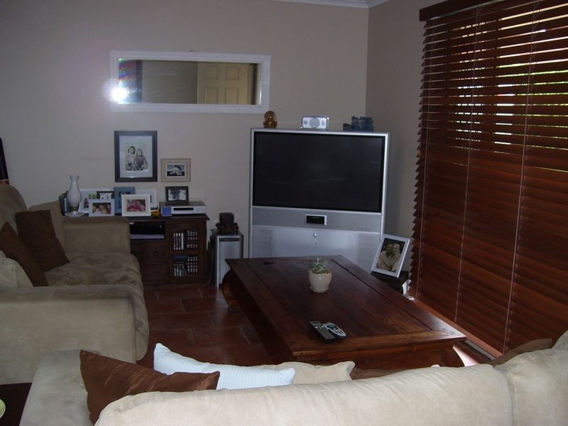 8 Marble Drive, Carrara QLD 4211