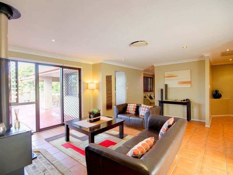 35 Merridown Drive, Merrimac QLD 4226