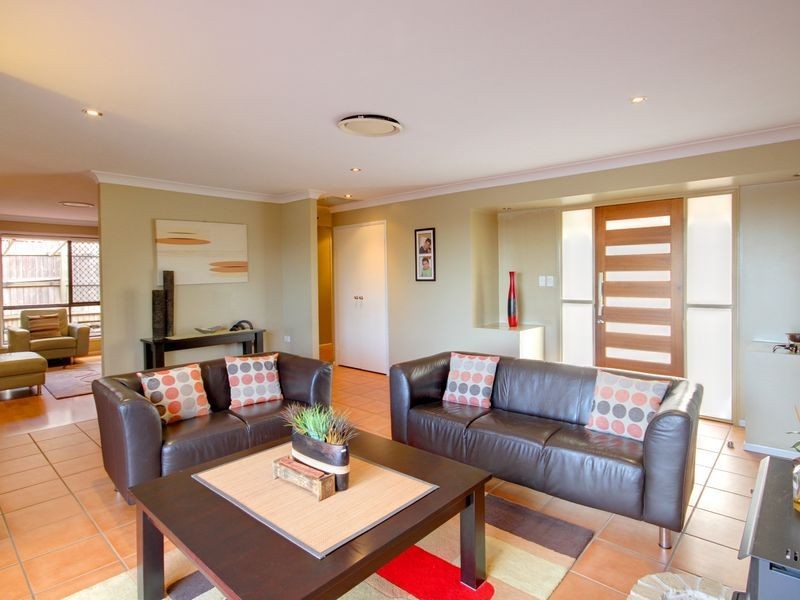 35 Merridown Drive, Merrimac QLD 4226