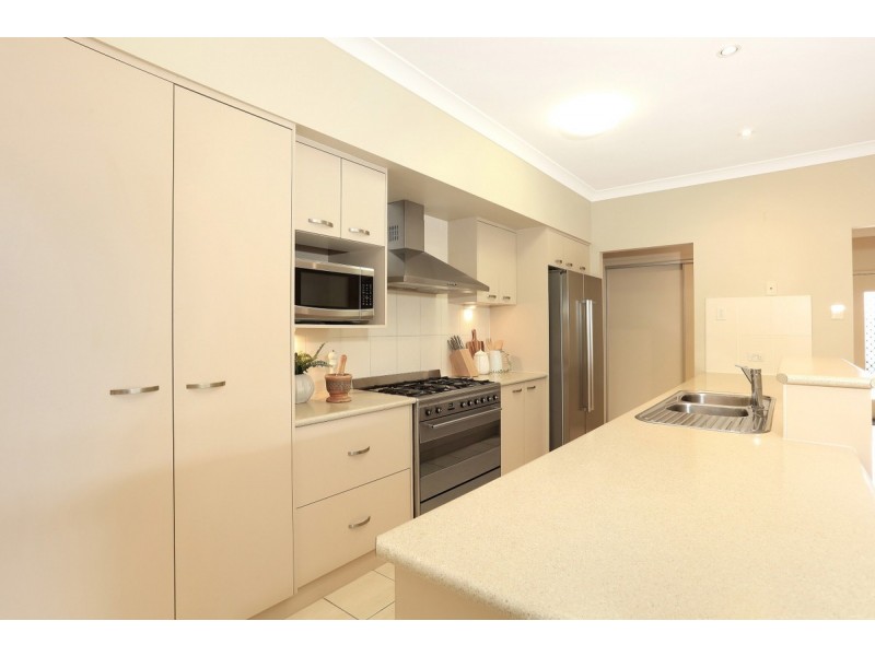 28 Mountain View Crest, Mount Nathan QLD 4211