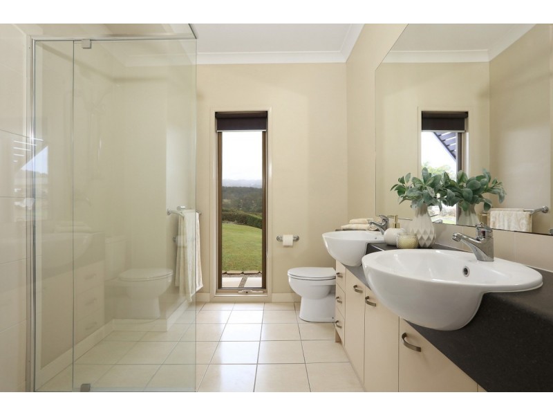 28 Mountain View Crest, Mount Nathan QLD 4211