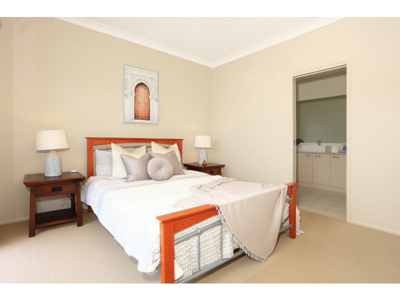 28 Mountain View Crest, Mount Nathan QLD 4211