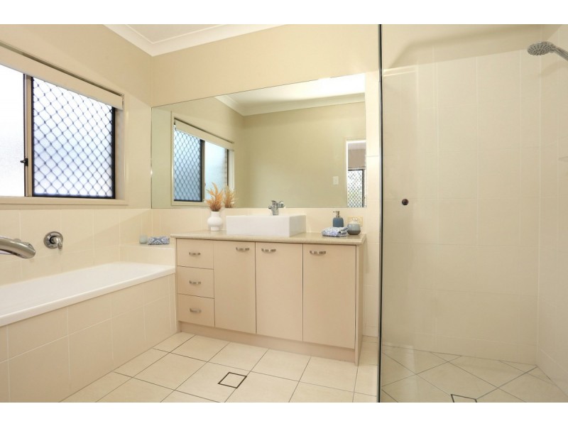 28 Mountain View Crest, Mount Nathan QLD 4211