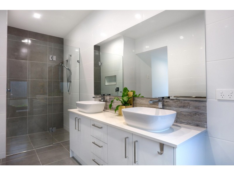 60 Christina Drive, Coomera Waters QLD 4209
