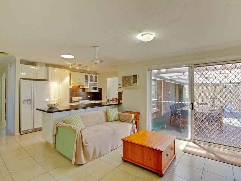 125 Explorers Way, Highland Park QLD 4211
